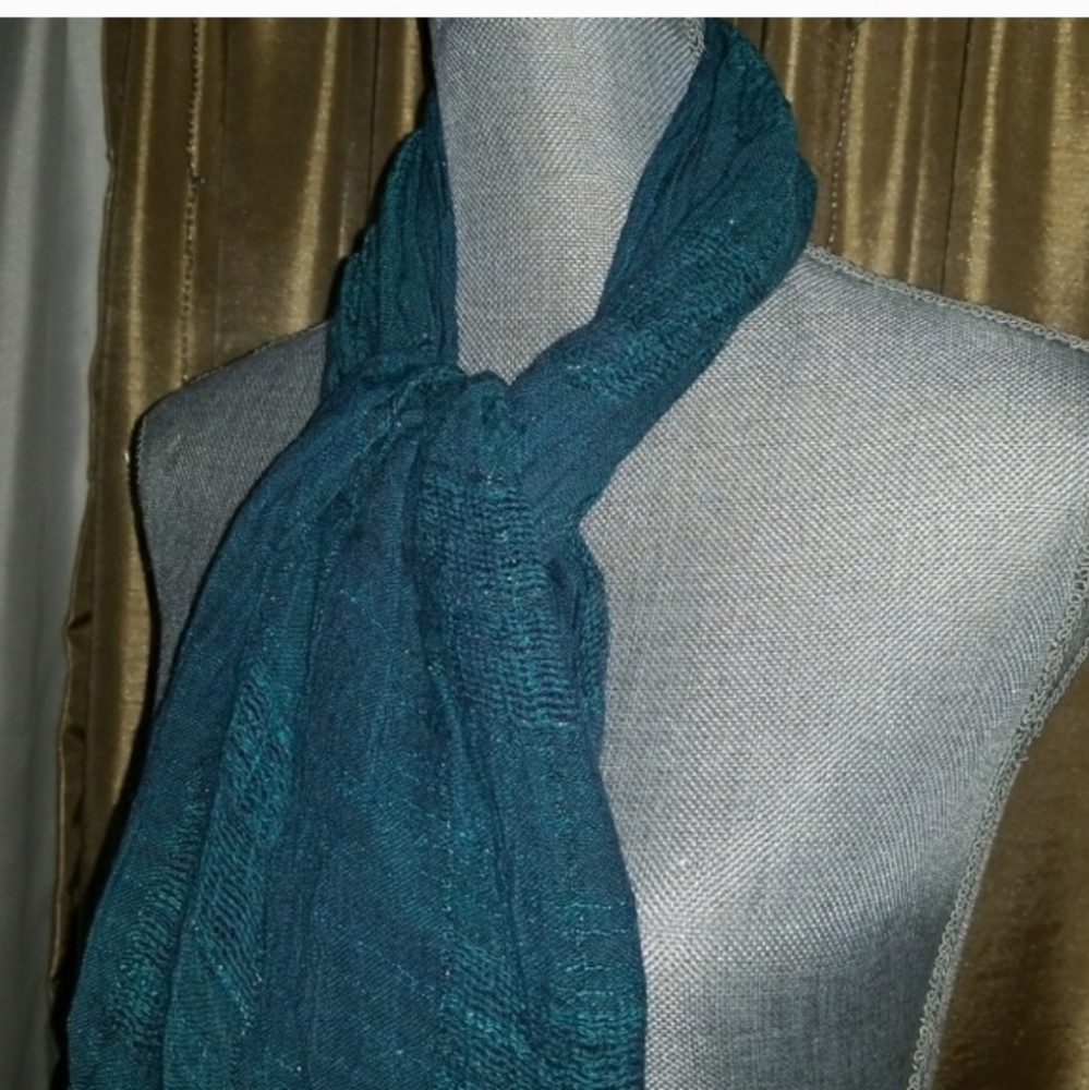 5/$25 ⭐️ Rachele Scarf - Picture 2 of 4